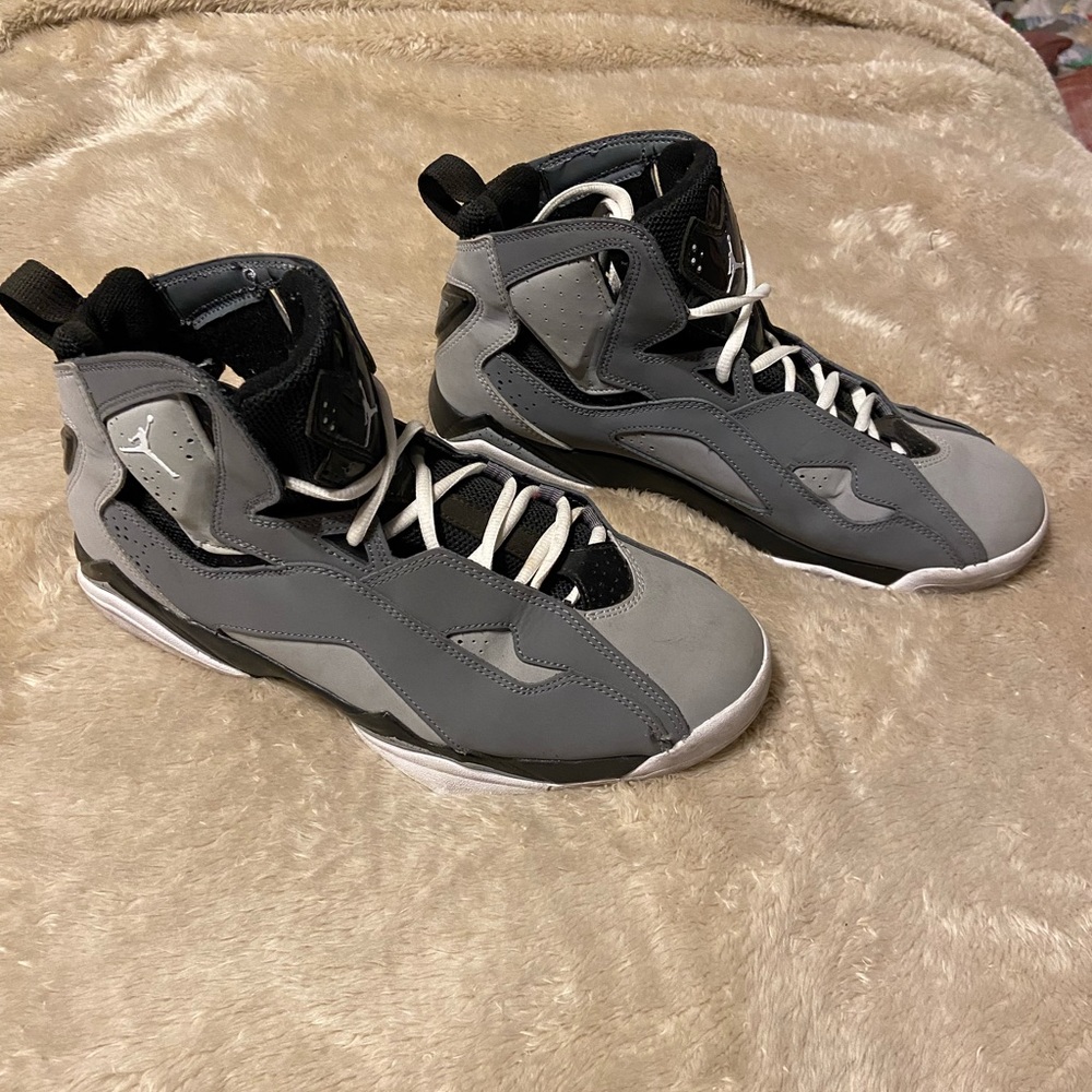Men’s Jordan 7 - Picture 2 of 7